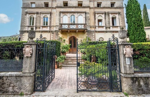 Caprino Veronese House | Holiday house Caprino Veronese for 1 - 13 persons with 7 bedrooms - Holiday home