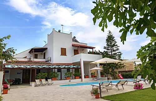 Uggiano la Chiesa House | HOLIDAY HOUSE AUGUSTO - TWO-ROOM APARTMENT