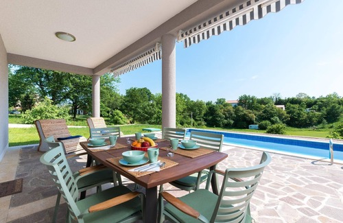 Becici House | Holiday house Labin for 1 - 6 persons with 3 bedrooms - Holiday house