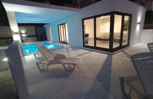 Borak House | Holiday House "M" Omiš - Newly renovated house with swimming pool, 3 rooms, gym, large terrace with amazing view on town and 6 parkplaces