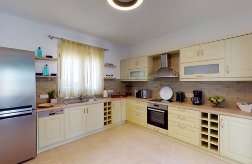 Kamilari House | Holiday house Matala for 1 - 6 persons with 3 bedrooms - Row house