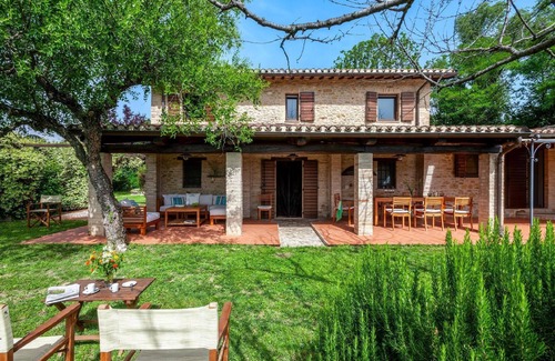 Monteciccardo House | Holiday house Monteciccardo for 1 - 9 persons with 4 bedrooms - Holiday home