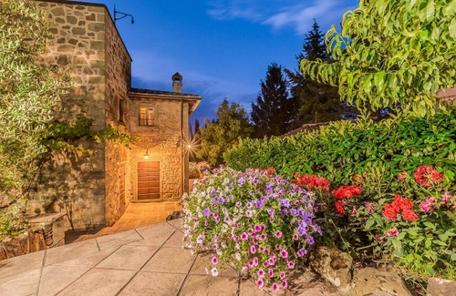 Monterchi House | Holiday house Monterchi for 1 - 10 persons with 5 bedrooms - Holiday house