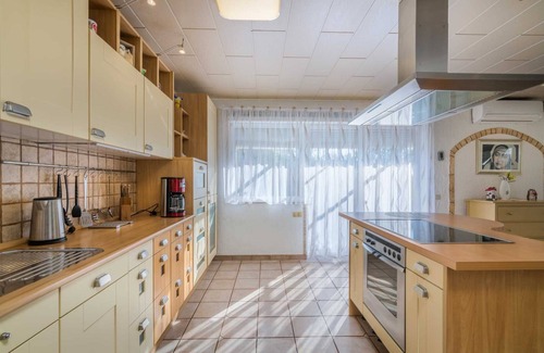 Milohnici Villa | Holiday House Nika with Pool and Garden