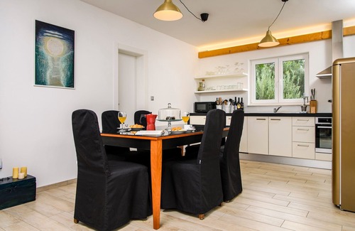 Zaostrog House | Holiday house on Makarska Riviera, with heated pool and three bedrooms.