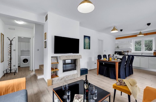 Zaostrog House | Holiday house on Makarska Riviera, with heated pool and three bedrooms.