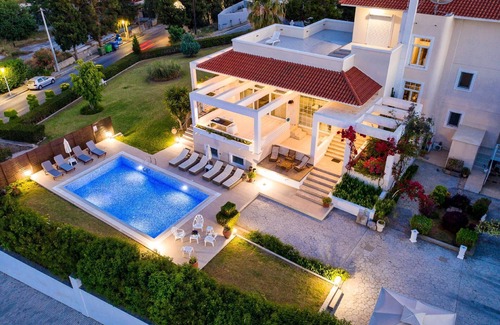Petaloudes House | Holiday house Rodos for 1 - 10 persons with 4 bedrooms - Holiday house
