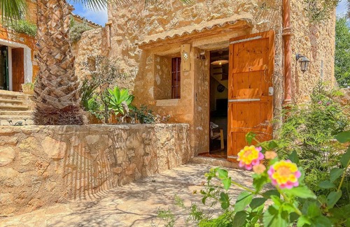 S Horta House | Holiday house S' Horta for 1 - 6 persons with 3 bedrooms - Row house