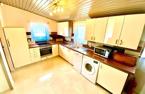 Siofok Aranypart House | Holiday house Siófok for 1 - 10 persons with 3 bedrooms - Holiday house