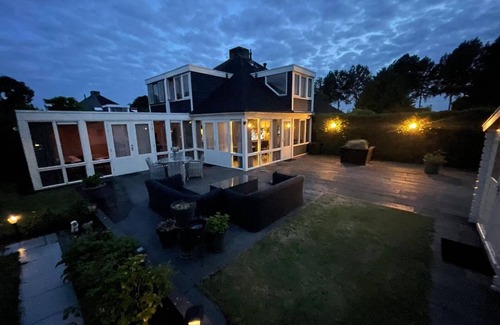 Stavenisse House | Holiday house Stavenisse for 1 - 5 persons with 3 bedrooms - Row house