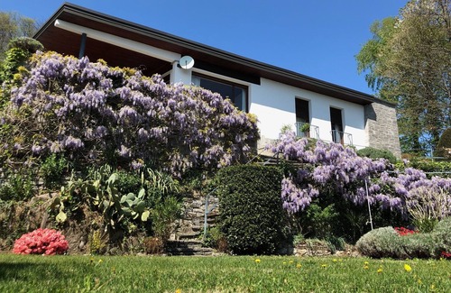 Trarego Viggiona House | Holiday house with a wonderful lake view, pool and large garden, family friendly