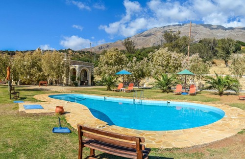 Triopetra House | Holiday house with pool, large garden, idyllic and calm, wifi | Triopetra, Crete