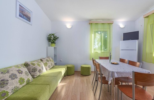 Tinjan House | Holiday house with private pool No.2 in holiday park Jelovci
