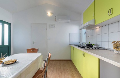 Tinjan House | Holiday house with private pool No.4 in holiday park Jelovci