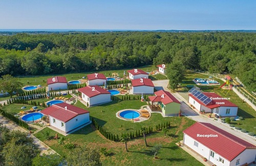 Tinjan House | Holiday house with private pool No.4 in holiday park Jelovci
