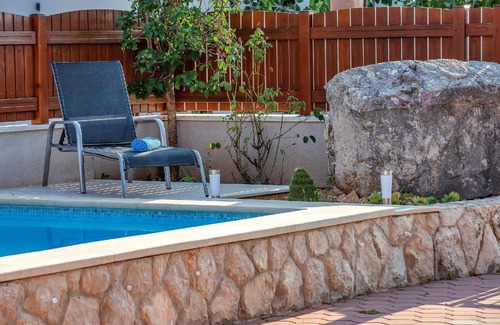 Rastovac House | Holiday house Zagvozd for 1 - 8 persons with 4 bedrooms - Row house
