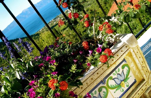 Zaostrog House | Holiday house Zaostrog for 1 - 6 persons with 2 bedrooms - Row house