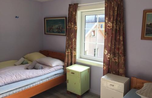 Oksnes Apartment | Holiday in the former fishing factory Arntzen-brygga