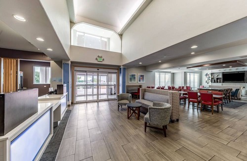 Fossil Creek Hotel | Holiday Inn Express & Suites Fort Worth - Fossil Creek, an IHG Hotel