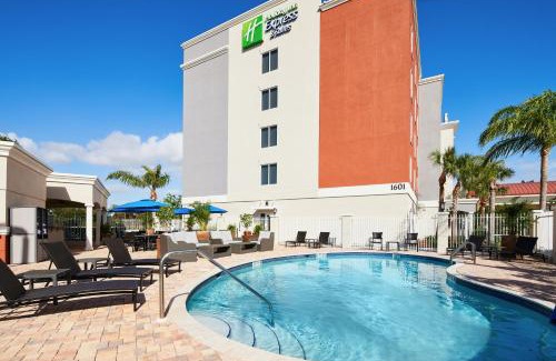 Saint Lucie West Hotel | Holiday Inn Express Hotel & Suites Port St. Lucie West by IHG