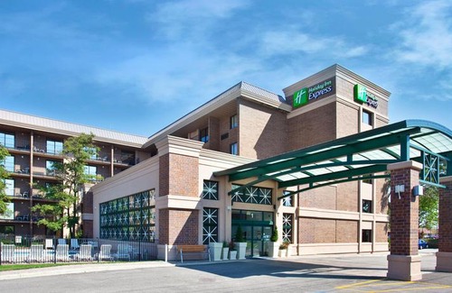 Rolling Meadows Hotel | Holiday Inn Express Schaumburg-Rolling Meadows