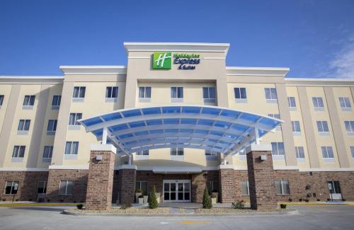 Edwardsville Hotel | Holiday Inn Express and Suites Edwardsville by IHG