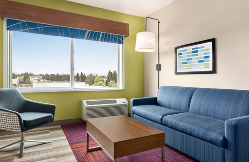 Ukiah Hotel | Holiday Inn Express and Suites Ukiah by IHG