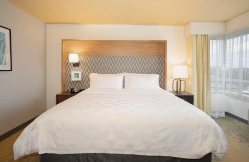 Winchester Hotel | Holiday Inn Express and Suites Winchester by IHG