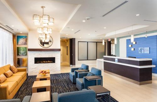 Seaside Resort | Holiday Inn Express at Monterey Bay by IHG