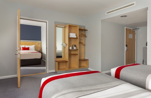 Redditch Hotel | Holiday Inn Express Birmingham Redditch, an IHG Hotel