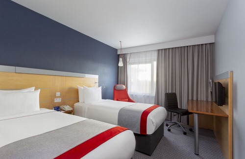 Redditch Hotel | Holiday Inn Express Birmingham Redditch, an IHG Hotel