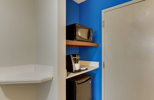 Monroe Hotel | Holiday Inn Express Cincinnati North - Monroe by IHG