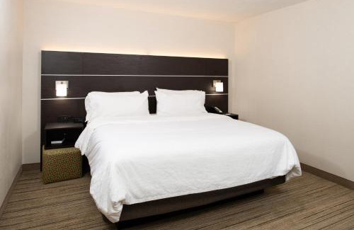 Dent Hotel | Holiday Inn Express Cincinnati West by IHG