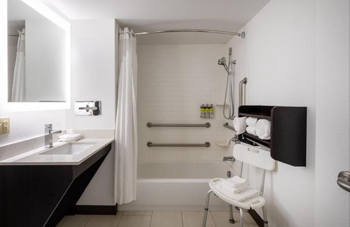 Coventry Hotel | Holiday Inn Express - Coventry S - West Warwick Area