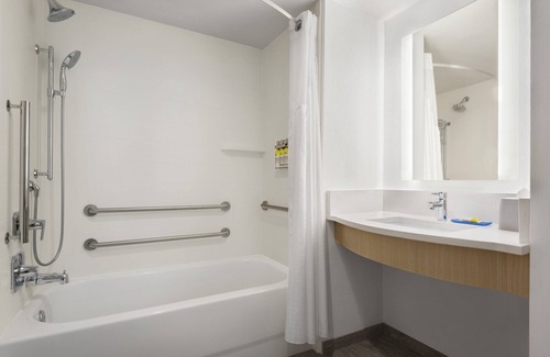 Dumfries Hotel | Holiday Inn Express Dumfries by IHG
