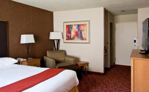 Grants Pass Hotel | Holiday Inn Express Grants Pass by IHG