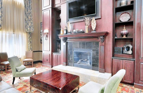 Hurst Hotel | Holiday Inn Express Hotel & Suites DFW West - Hurst, an IHG Hotel