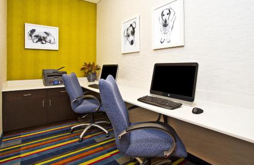 Ann Arbor Hotel | Holiday Inn Express Hotel & Suites Ann Arbor West by IHG