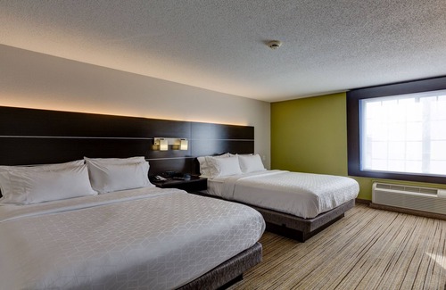 Austinburg Hotel | Holiday Inn Express Hotel & Suites Ashtabula-Geneva by IHG