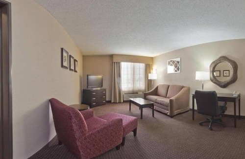 Austinburg Hotel | Holiday Inn Express Hotel & Suites Ashtabula-Geneva by IHG