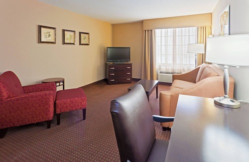 Austinburg Hotel | Holiday Inn Express Hotel & Suites Ashtabula-Geneva by IHG