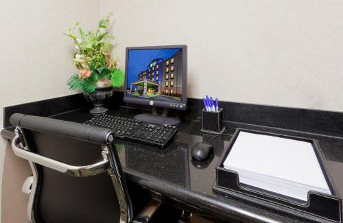 Ruthdale Hotel | Holiday Inn Express Hotel & Suites Charleston-Southridge by IHG