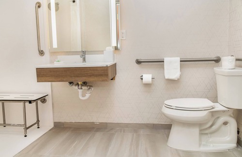 South Side Flats Hotel | Holiday Inn Express Hotel & Suites Pittsburgh-South Side by IHG