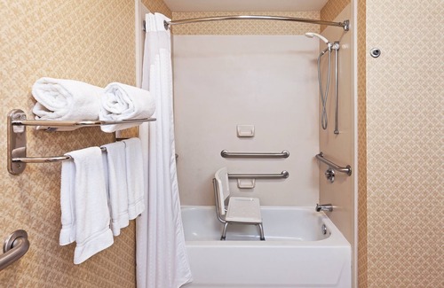 Laredo Hotel | Holiday Inn Express Hotel & Suites Laredo-Event Center Area by IHG
