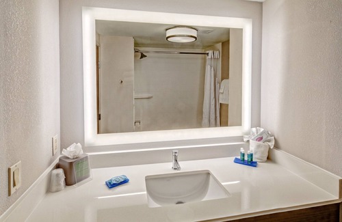 Southwind Hotel | Holiday Inn Express Hotel & Suites Memphis Southwind by IHG