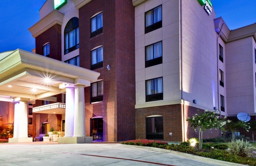 Hurst Hotel | Holiday Inn Express Hotel & Suites DFW West - Hurst, an IHG Hotel