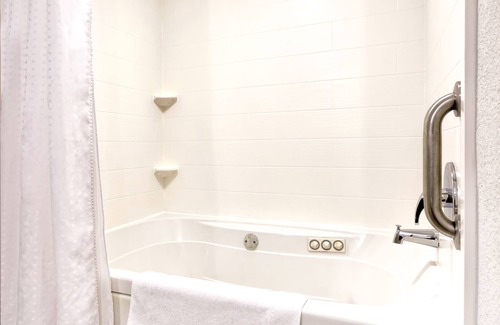 Arcadia Hotel | Holiday Inn Express Hotel and Suites Arcadia by IHG