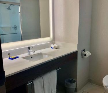 Clewiston Hotel | Holiday Inn Express Hotel & Suites Clewiston by IHG