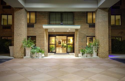 Royal Pines Estates Hotel | Holiday Inn Express Hotel & Suites Columbia-I-20 at Clemson Road by IHG