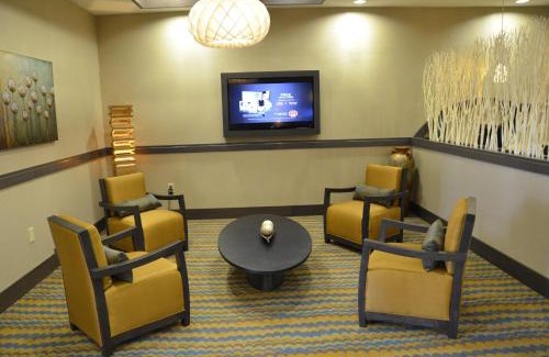 Goldsboro Hotel | Holiday Inn Express Hotel & Suites Goldsboro - Base Area by IHG